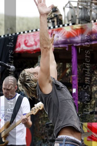 Bloemendaag 22 juli 2006
Optreden Hudson 5 met als zanger Chris Zegers bij Woodstock.
Chris treedt op voor het goede doel Save the Monkeys