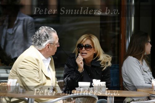 Amsterdam 7 juni 2006
Connie Breukhoven om 12 uur op terras bij Joffers met haar financiele expert.
Peter Smulders bv