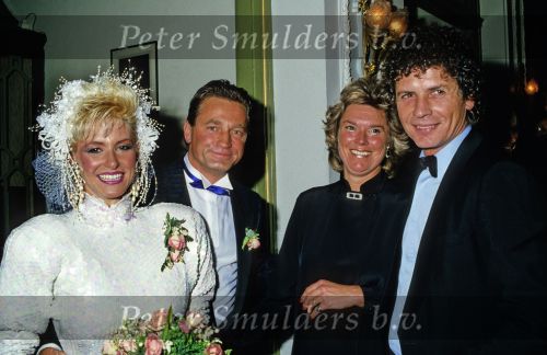 Den Haag 20 November 1987
Trouwen Vanessa ( Connie Breukhoven ) met haar man Hans Breukhoven 
Rechts Hans v Hemert met zijn inmiddels ex-vrouw