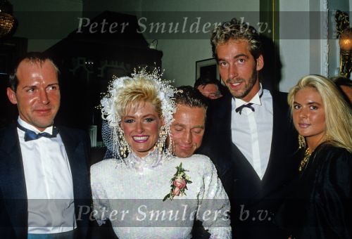 Den Haag 20 November 1987
Trouwen Vanessa ( Connie Breukhoven ) met haar man Hans Breukhoven