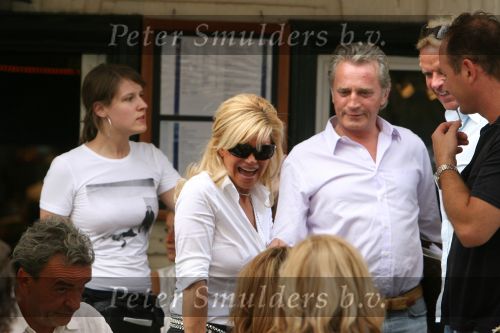 Amsterdam, 24 Juni 2006
PC Hoofstraat ontmoeting tussen Gerard Joling en Connie Breukhoven, Hans Breukhoven en Wino Omtzigt
© Foto Peter Smulders BV