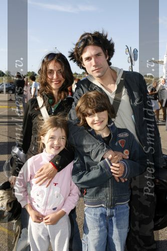 Amsterdam 14 juli 2006
Premiere Cirque du Soleil Alegria.
Daniel Boissevain met vrouw en kinderen