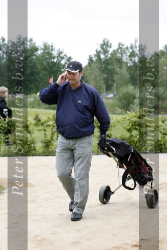 Naarderbos 1 juni 2006
Golfdag tbv de Richard Krajicek foundation.
Danny Blind met gsm
Peter Smulders b