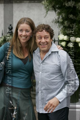 Amsterdam 20 mei 2006
Edwin v d Sar en zijn vrouw Annemarie trouwen in Amsterdam.
David Endt met vrouw