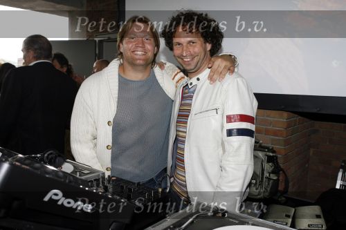 Amsterdam 19 mei 2006
Presentatie blad Gullit in vak zuid.
Ronald Molendijk en Dennis v d Geest
Peter Smulders