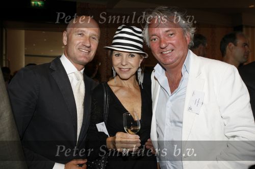 Amsterdam 14 juni 2006
Haringparty wegener en het Hilton.
Emily Bouman Frank.... en Dick beyer
Peter Smulders bv