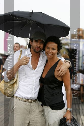 Bloemendaag 22 juli 2006
Optreden Hudson 5 met als zanger Chris Zegers bij Woodstock.
Mari v d Ven en Dyanne Beekman