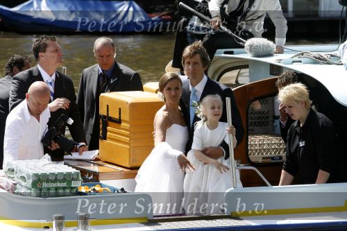 Amsterdam 20 mei 2006
Edwin v d Sar en zijn vrouw Annemarie trouwen in Amsterdam.
Edwin met zijn vrouw en Joe en Lynn op boot
Peter Smulders bv