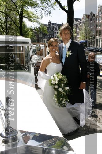 Amsterdam 20 mei 2006
Edwin v d Sar en zijn vrouw Annemarie trouwen in Amsterdam.
Edwin met zijn vrouw en Joe en Lynn