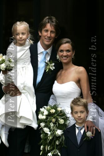 Amsterdam 20 mei 2006
Edwin v d Sar en zijn vrouw Annemarie trouwen in Amsterdam.
Edwin met zijn vrouw en Joe en Lynn
Peter Smulders bv