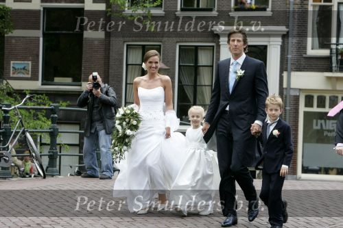 Amsterdam 20 mei 2006
Edwin v d Sar en zijn vrouw Annemarie trouwen in Amsterdam.
Edwin met zijn vrouw en kinderen Lynn en Joe
Peter Smulders bv