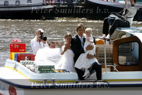 Amsterdam 20 mei 2006
Edwin v d Sar en zijn vrouw Annemarie trouwen in Amsterdam.
Edwin met zijn vrouw en Joe en Lynn op boot