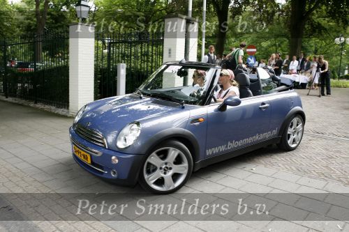 Wassenaar 19 juni 2006
Beau Monde rally met cabrio\'s.
Ellemieke Vermolen met Quincy trustfull in mini cooper
Peter Smulders bv