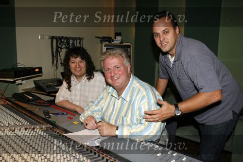 Arnhem 28 juni 2006
Frans Bauer en Emile Hartkamp in studio. Emile is 45 kg afgevallen.
Peter Smulders bv