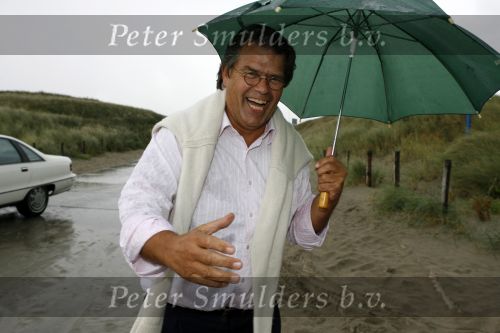 Monster 21 augustus 2006
Bijeenkomst van het wereld natuurfonds.
Emile Ratelband in de regen
Peter Smulders bv