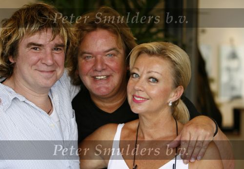 Alphen aan de Rijn 13 juni 2006
Erny v Reijmersdal bij L Oreal met Ad peteres en Sjaan
Peter Smulders bv
