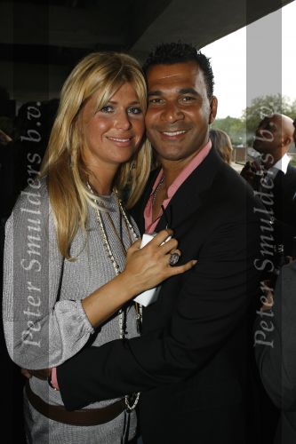Amsterdam 19 mei 2006
Presentatie blad Gullit in vak zuid.
Ruud met Estelle  
Peter Smulders bv