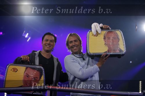 Aalsmeer 18 augustus 2006
Big Brother huis begint weer. alle bewoners vertrekken vanuit de studio naar het BB huis.
Presentatrice Bridget Maasland.
Peter Smulders bvAalsmeer 18 augustus 2006
Big Brother huis begint weer. alle bewoners vertrekken vanuit de Marcel (r) en etienne
Peter Smulders bv
