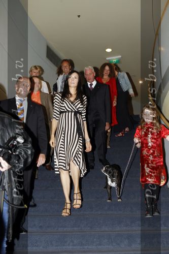 Amsterdam 16 mei 2006
Premiere film Famke Jansen in pathe de munt.
Famke met nichtje en hond.
Peter Smulders bv