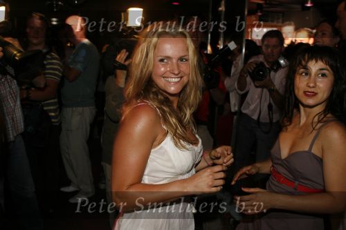 Amsterdam 13 juni 2006
FHM party in club Mansion.
Fatima de Moreira Melo dansend
Peter Smulders bv