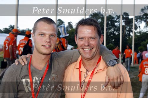 Frankfurt 21 juni 2006
Nederland Argentinie tijdens de WK in duitsland.
Frank Arnesen met zijn zoon Sebastian
Peter Smulders bv