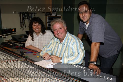 Arnhem 28 juni 2006
Frans Bauer en Emile Hartkamp in studio. Emile is 45 kg afgevallen.
Peter Smulders bv