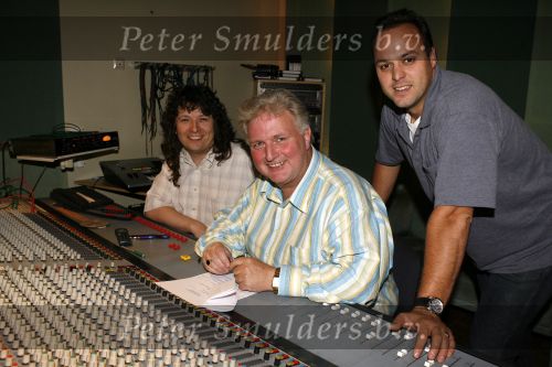 Arnhem 28 juni 2006
Frans Bauer en Emile Hartkamp in studio. Emile is 45 kg afgevallen.
Peter Smulders bv