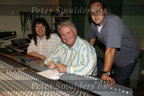 Arnhem 28 juni 2006
Frans Bauer en Emile Hartkamp in studio. Emile is 45 kg afgevallen.
Peter Smulders bv