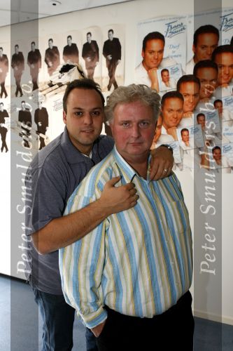 Arnhem 28 juni 2006
Frans Bauer en Emile Hartkamp in studio. Emile is 45 kg afgevallen.
Peter Smulders bv