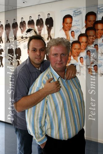 Arnhem 28 juni 2006
Frans Bauer en Emile Hartkamp in studio. Emile is 45 kg afgevallen.
Peter Smulders bv