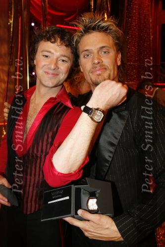 Hilversum 13 mei 2006
Finale Dancing with the stars.
Winston Post met Frits sissing met horloge
Peter Smulders bv