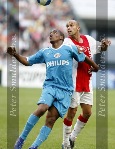 Amsterdam 13 augustus 2006
AJAX-PSV 3-1 om de Johan Cruyffschaal in de arena.
Gabri en Jefferson Farfan
Peter Smulders bv