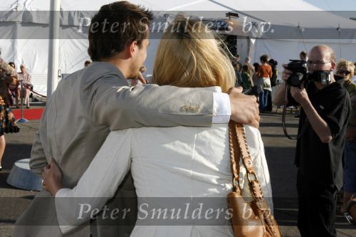 Amsterdam 14 juli 2006
Premiere Cirque du Soleil Alegria.
Geert Hoes met zijn nieuwe vriendin Marjolein
