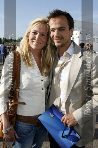Amsterdam 14 juli 2006
Premiere Cirque du Soleil Alegria.
Geert Hoes met zijn nieuwe vriendin Marjolein