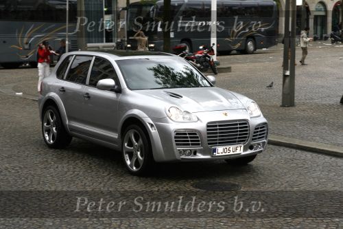 Amsterdam 20 mei 2006
Trouwen Edwin v d Sar met Annemarie.
Feest is in hotel Krasnapolsky
George Boateng zijn porsche jeep
Peter Smulders bv
