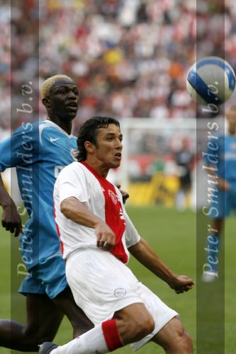 Amsterdam 13 augustus 2006
Ajax-PSV 3-1 om de johan Cruijff schaal in de arena.
George Ogararu met Kone
Peter Smulders bv