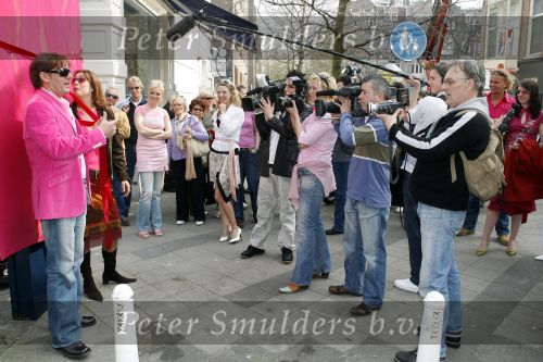 Amsterdam 26 april 2006
Presentatie nieuwe story door gerard Joling op de pc hooftstraat.
Gerard Joling en Petra Bakker Schut