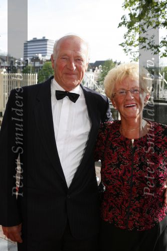 Amsterdam 20 juni 2006
Ingeborg Douwes gala in crre.
Moeder Gerard Joling met vriend
Peter Smulders bv