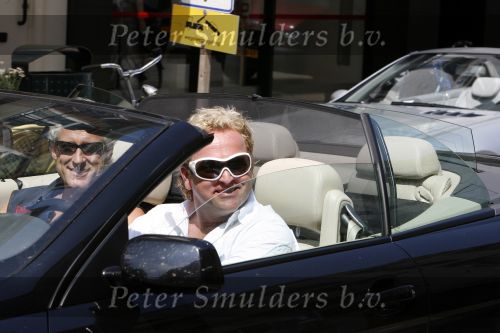 Amsterdam 30 juni 2006
Gordon in bmw cabrio op de pc hooftstraat met zijn broer
Peter Smulders bv
