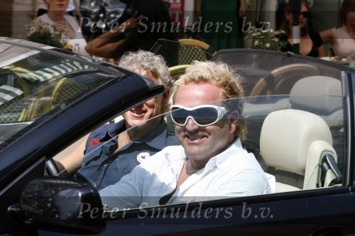 Amsterdam 30 juni 2006
Gordon in bmw cabrio op de pc hooftstraat met zijn broer
Peter Smulders bv