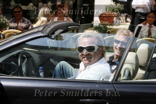 Amsterdam 30 juni 2006
Gordon in bmw cabrio op de pc hooftstraat met zijn broer
Peter Smulders bv