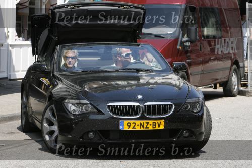 Amsterdam 30 juni 2006
Gordon in BMW cabrio op de pc hooftstraat met zijn broer
Peter Smulders bv