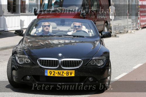 Amsterdam 30 juni 2006
Gordon in BMW cabrio op de pc hooftstraat met zijn broer
Peter Smulders bv
