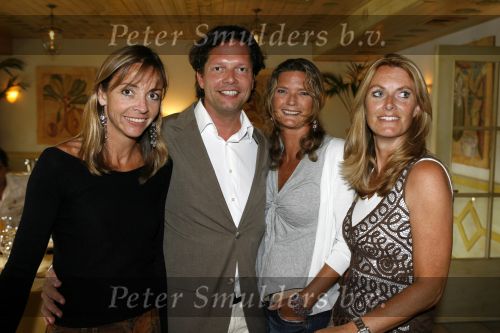 Amsterdam 22 juni 2006
Adverteerders Story naar Robbie Williams.
Guido den Aantrekker
Peter Smulders bv
