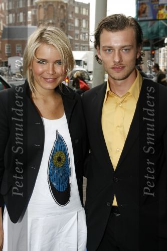 Amsterdam 16 mei 2006
Premiere film Famke Jansen in pathe de munt.
Hanna Verboom met vriend