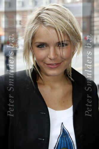 Amsterdam 16 mei 2006
Premiere film Famke Jansen in pathe de munt.
Hanna Verboom
Peter Smulders bv