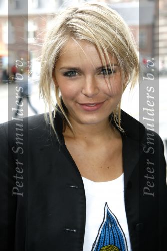 Amsterdam 16 mei 2006
Premiere film Famke Jansen in pathe de munt.
Hanna Verboom
