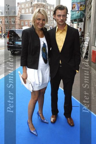 Amsterdam 16 mei 2006
Premiere film Famke Jansen in pathe de munt.
Hanna Verboom met vriend
Peter Smulders bv