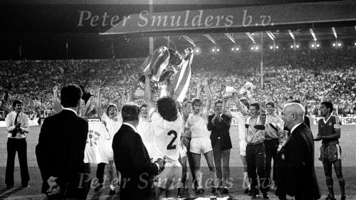 PSV winnaar Europacup 1988
met Erik Gerets, Ivan Nielsen en Eddy Dubbelboer Hans Gillhaus, Soren Lerby Kees Ploegsma Patrick lodewijks Addick Koot