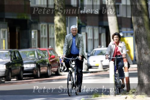 Amsterdam 18  juni 2006
Hans v d Broek met zijn vrouw op de fiets in Amsterdam
Peter Smulders bv